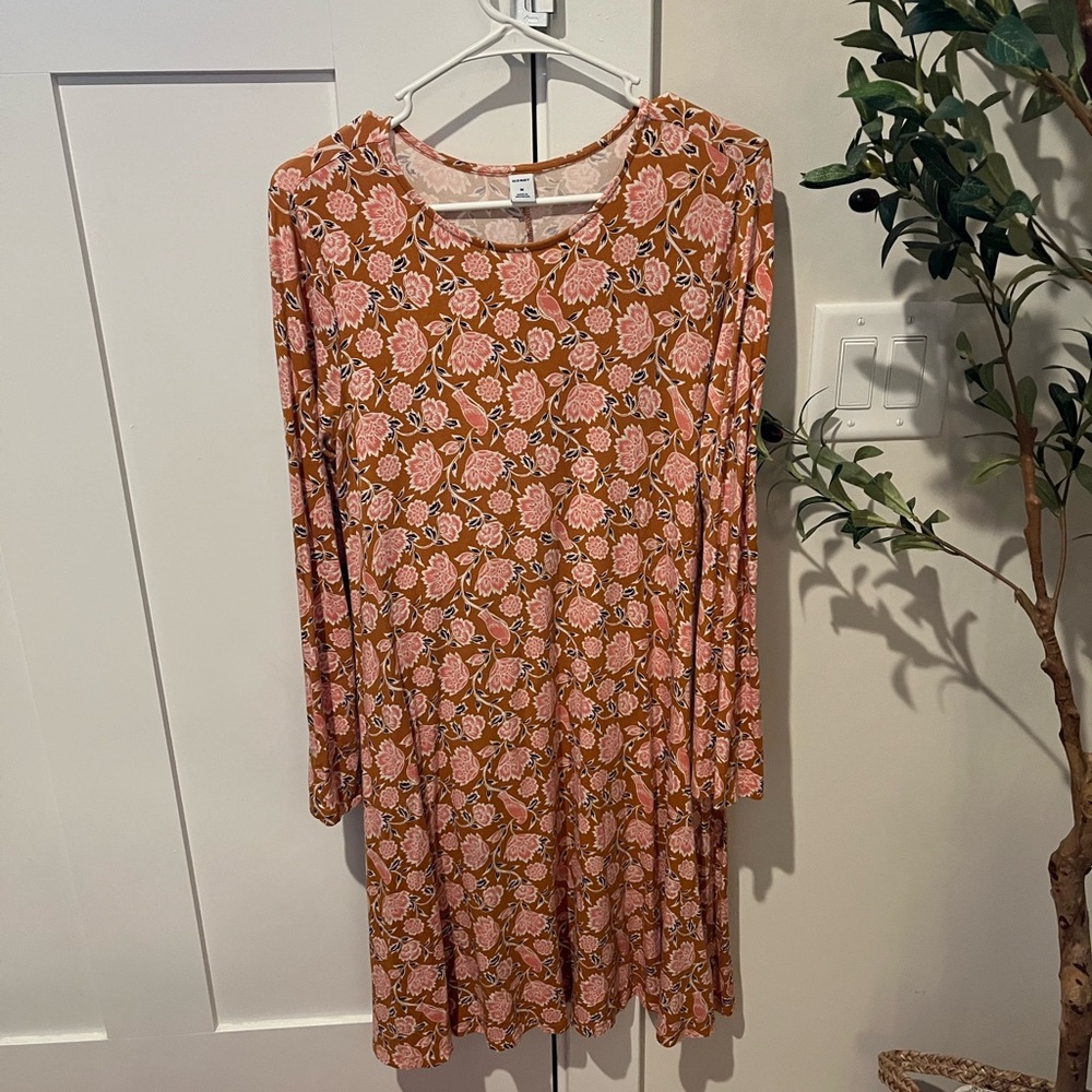 Old Navy Floral Long Sleeve Dress